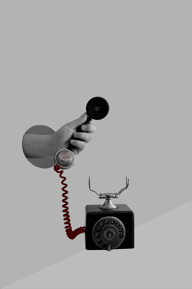 Stary telefon ze słuchawką